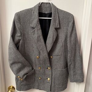 Vintage Women's Black and White Houndstooth Blazer with Gold Buttons